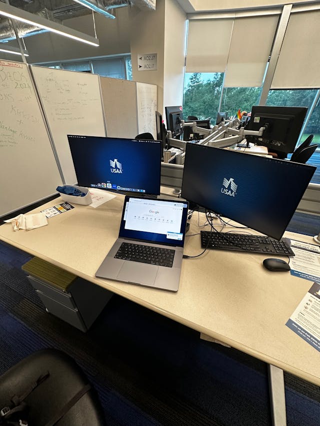 USAA Desk